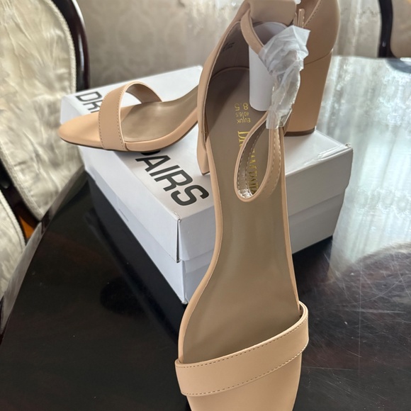 Ladies Sandles - Picture 5 of 5